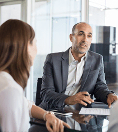 Businessman-meeting-with-couple